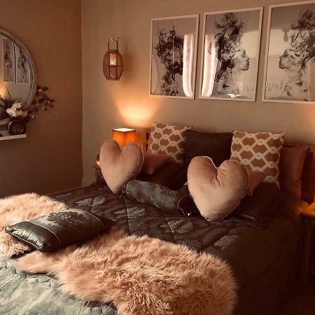 Appartement Bienvenue Au Petit Bonheur à Honfleur Extérieur photo