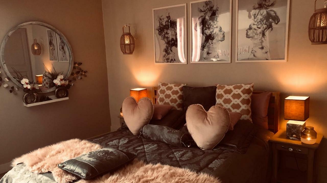Appartement Bienvenue Au Petit Bonheur à Honfleur Extérieur photo