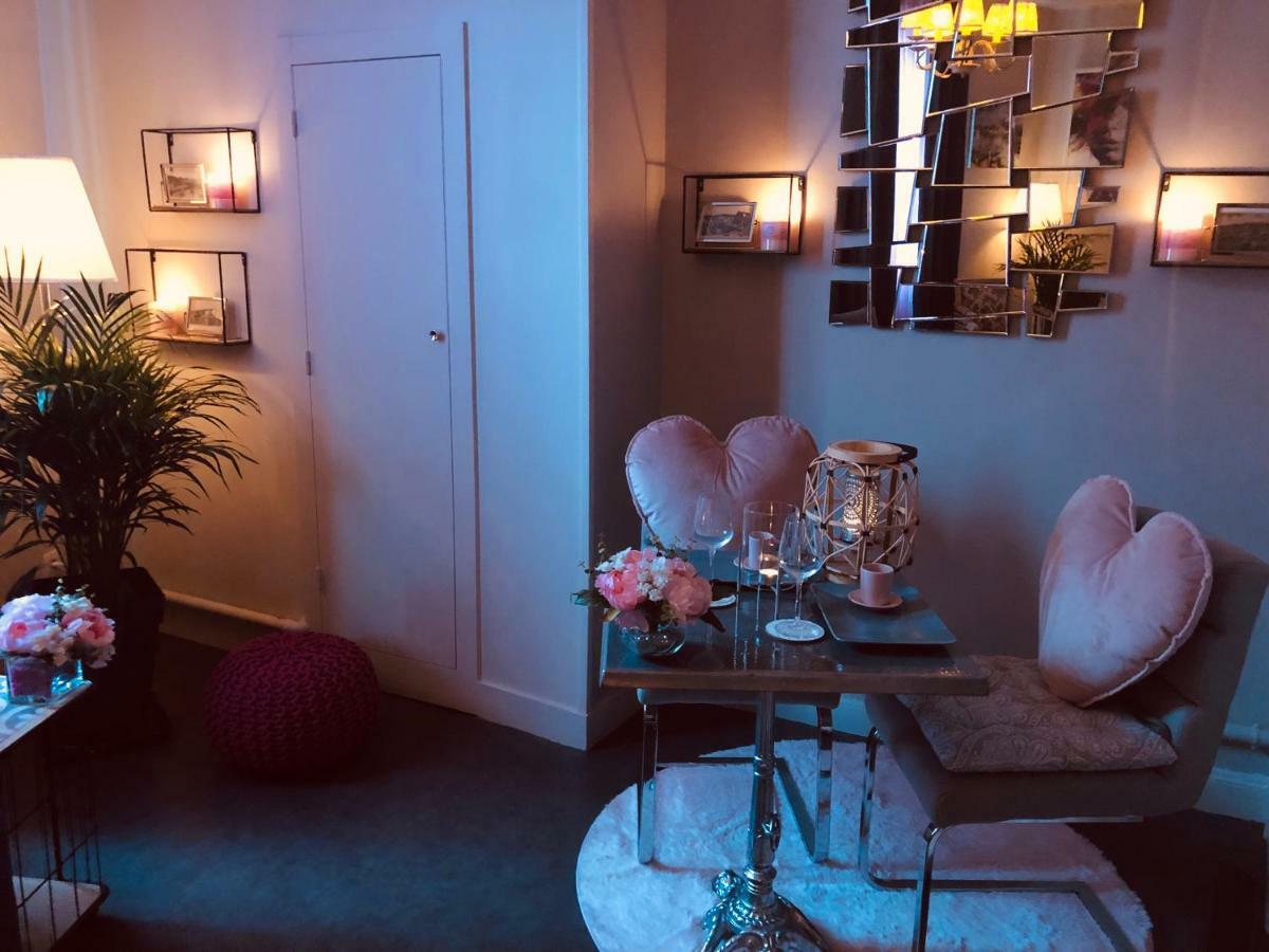 Appartement Bienvenue Au Petit Bonheur à Honfleur Extérieur photo